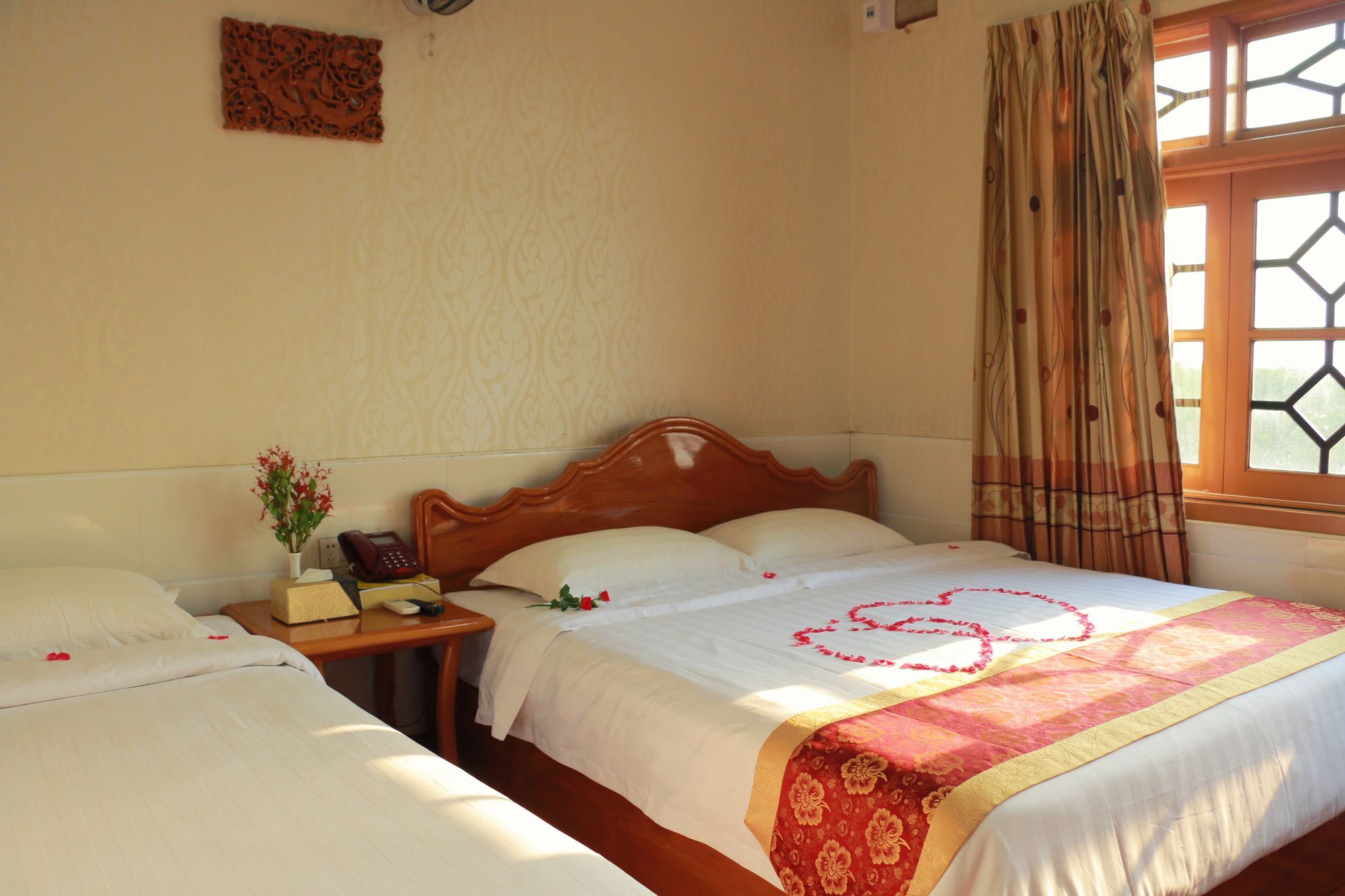 Hotel Shwe Pyi Tan Mandalay Exterior photo
