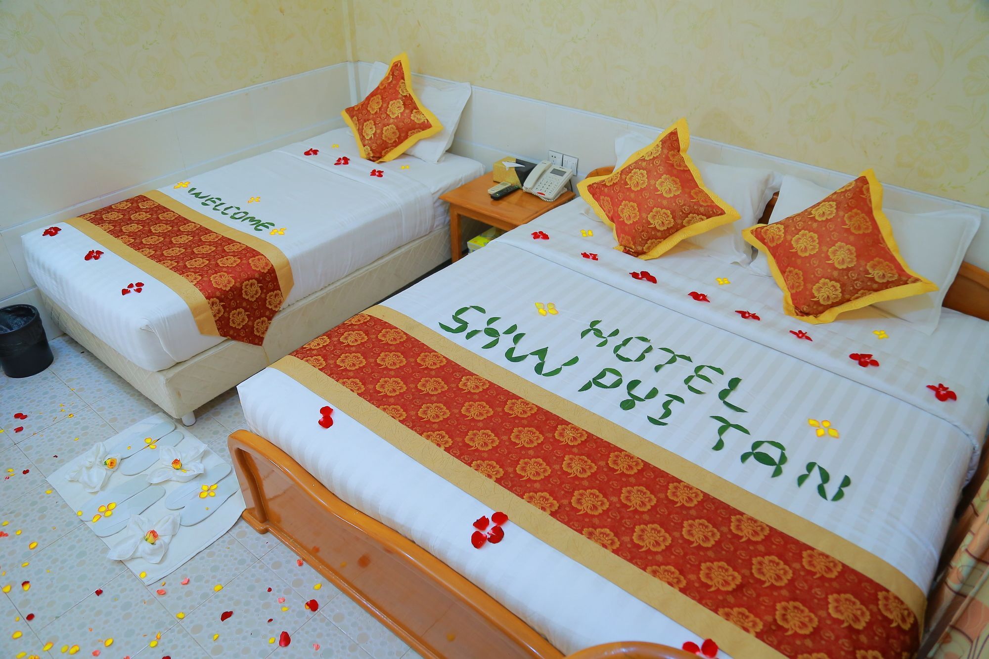 Hotel Shwe Pyi Tan Mandalay Exterior photo